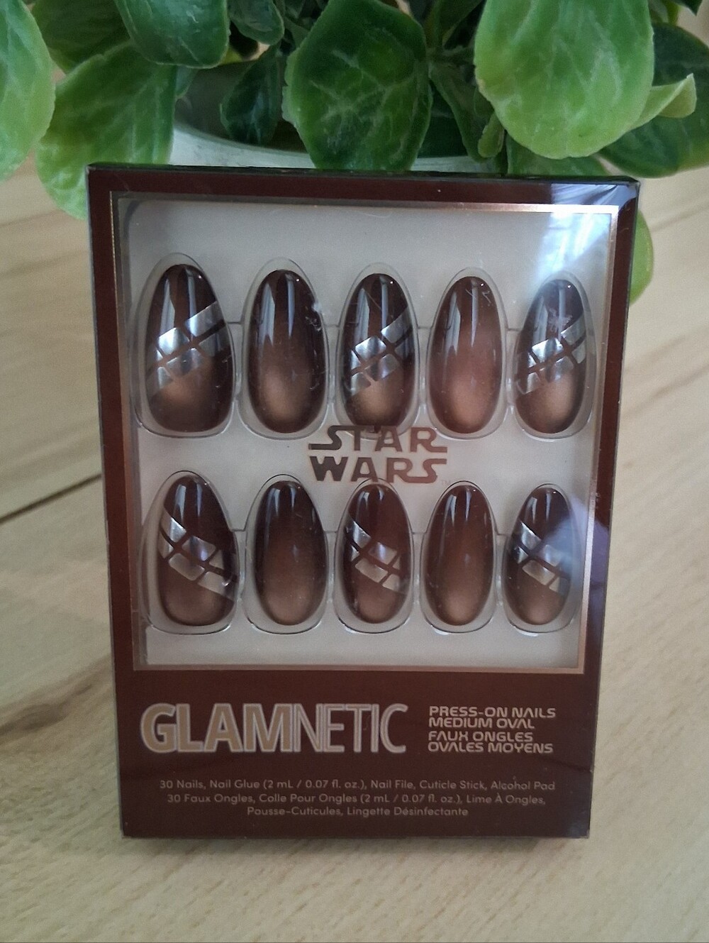 Glamnetic X Star Wars Press On Nails In Medium Oval ~ Punch It, Chewie
